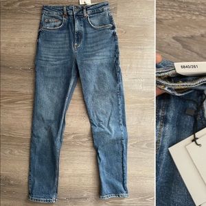 Zara new with tag straight jeans